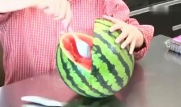 吃瓜简单画法视频,轻松绘制吃瓜达人