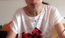 江边吃瓜郎,揭秘夏日街头的热闹风景