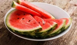 苏州湾吃瓜,畅享清凉，品味生活