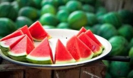 多雨暑无权 吃瓜,吃瓜消暑解闷