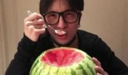 薛之谦日常吃瓜,瓜田里的欢乐时光