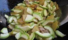 吃角瓜胃胀,揭秘原因及缓解方法