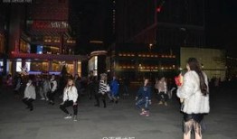 吃瓜观众快闪求婚,快闪求婚浪漫上演